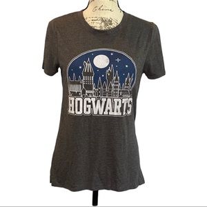 Harry Potter Hogwarts Nightscape Graphic T-shirt Gray Crew Neck Short Sleeve‎
